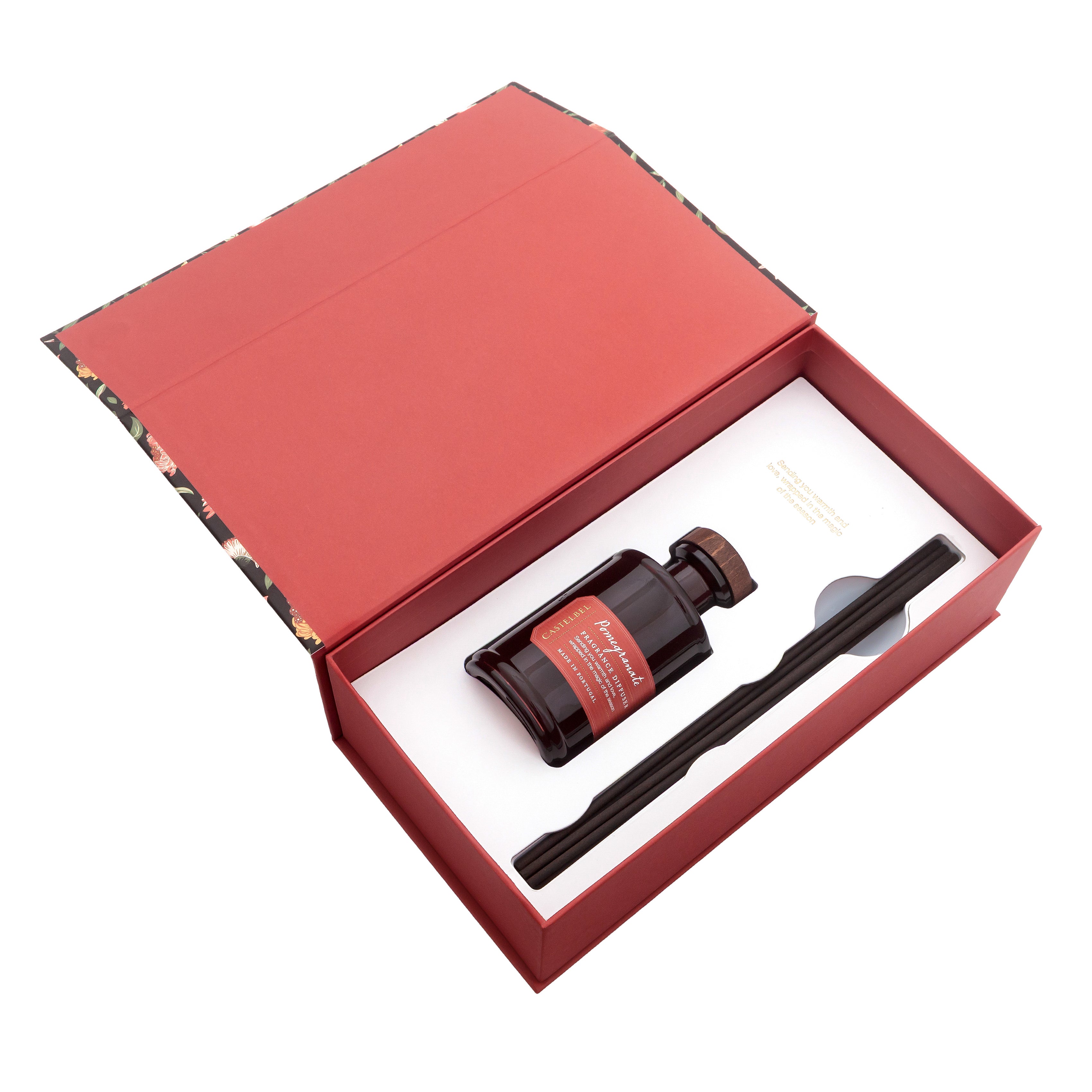 重厚感のあるホリデー仕様のBOX入り