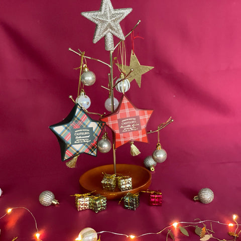 ツリーのオーナメントとしても彩りを添えます