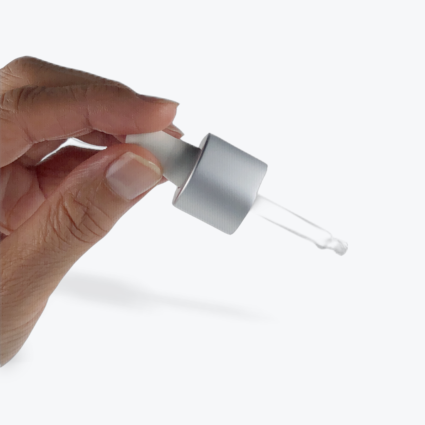 便利なスポイト付き